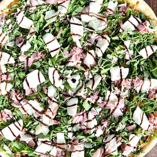 MEDIUM ARUGULA SALAD PIZZA