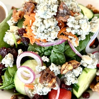SPINACH GORGONZOLA SALAD